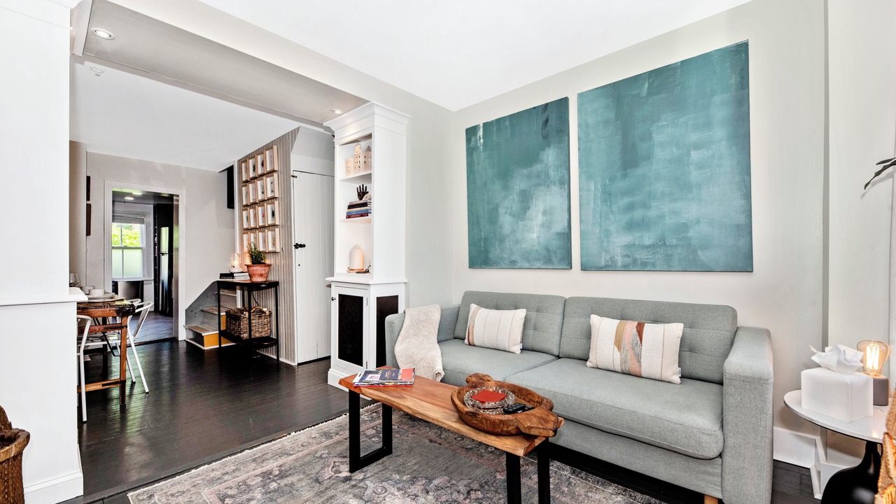 Photo of Livingroom in Downtown