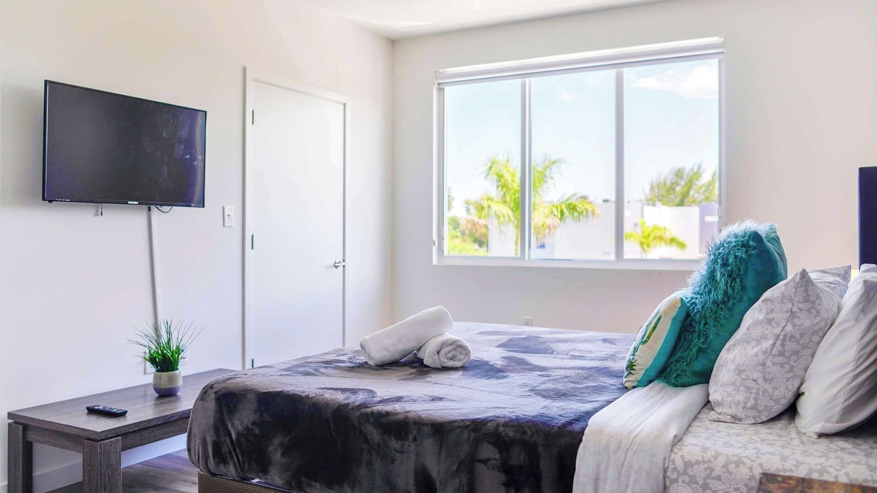 Photo of Bedroom in Golden Glades