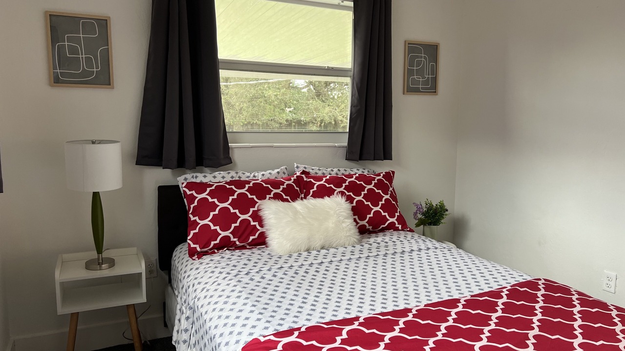Photo of Bedroom in Miami Gardens