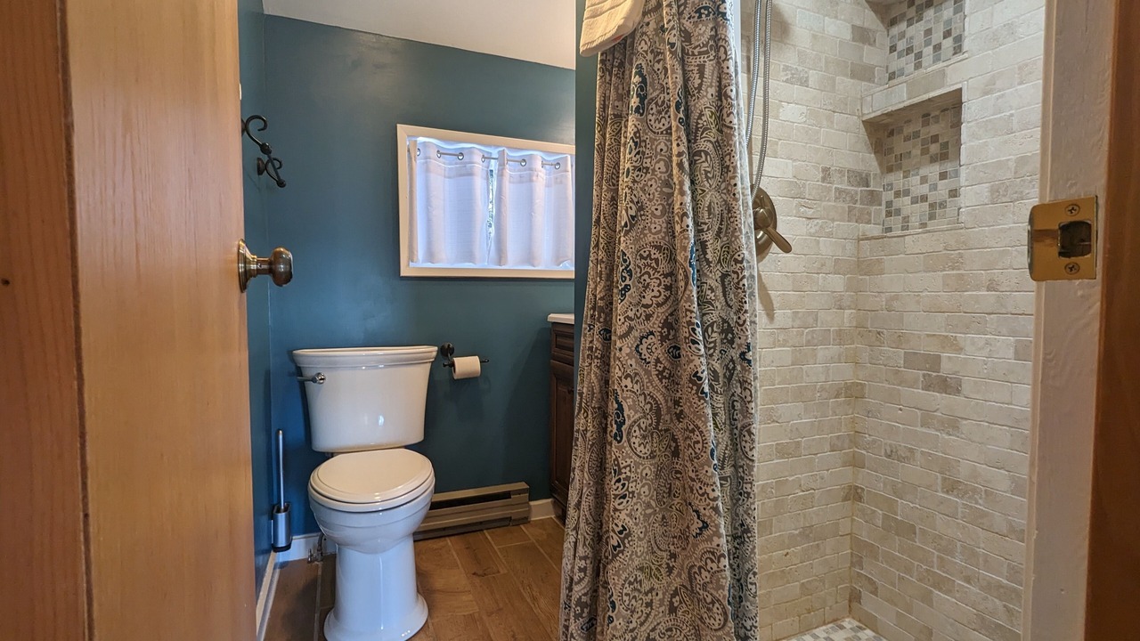 Photo of Bathroom in Edray