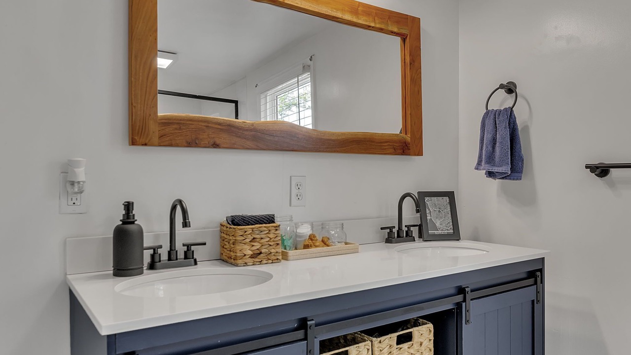 Photo of Bathroom in Lake Erie Beach