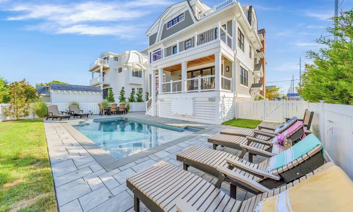 Photo of Outdoor in Avalon