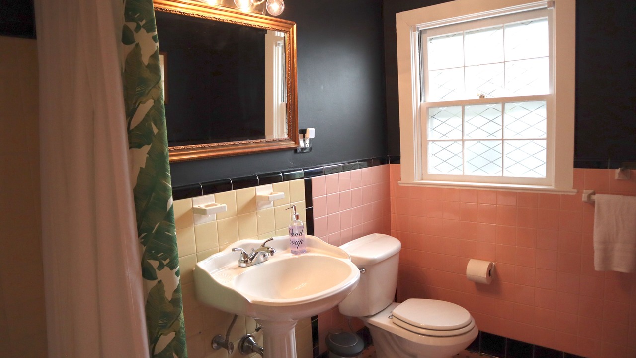 Photo of Bathroom in Newark