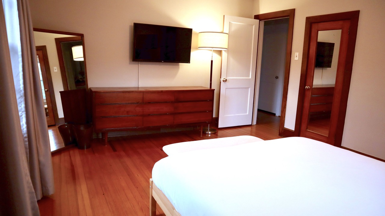 Photo of Bedroom in Newark