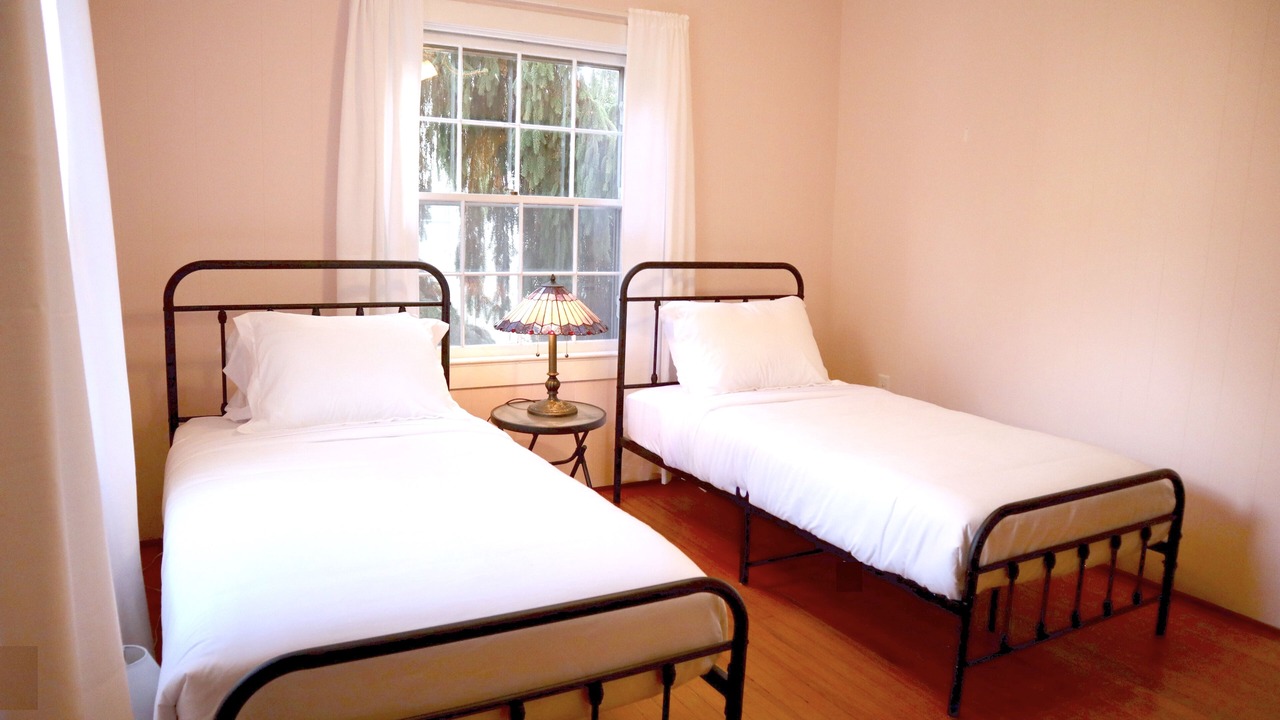 Photo of Bedroom in Newark
