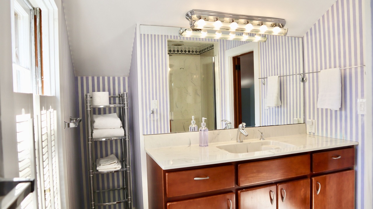 Photo of Bathroom in Newark