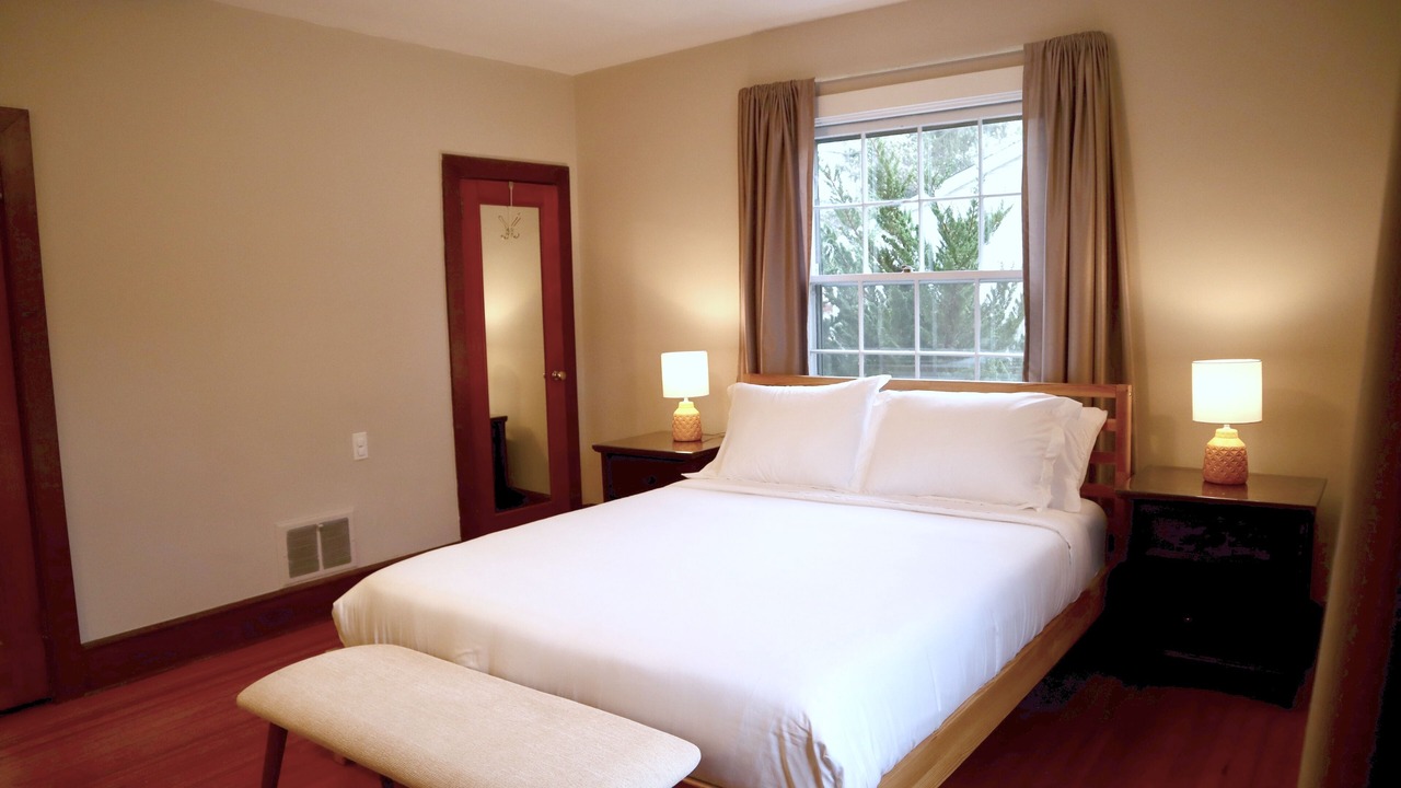 Photo of Bedroom in Newark