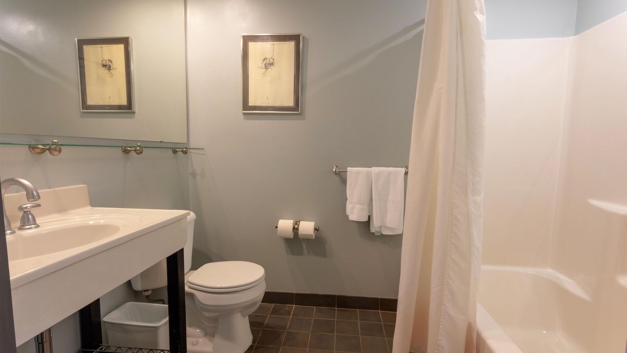 Photo of Bathroom in Edray