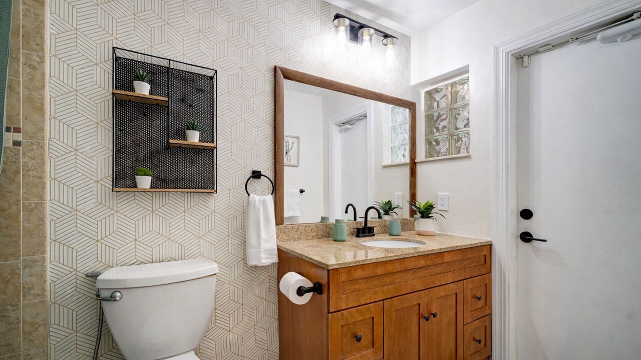 Photo of Bathroom in Sunrise