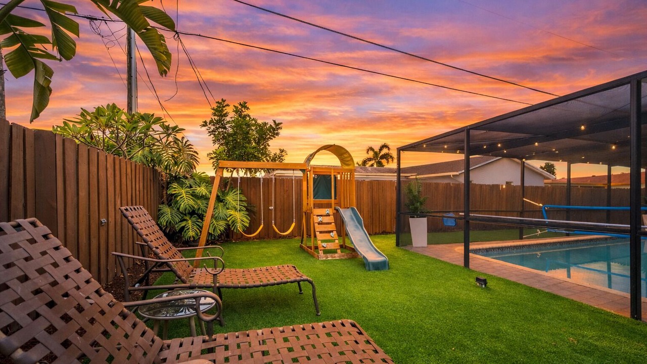 Photo of Outdoor in Sunrise