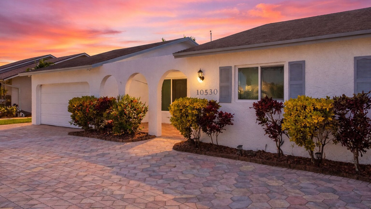 Photo of Outdoor in Sunrise