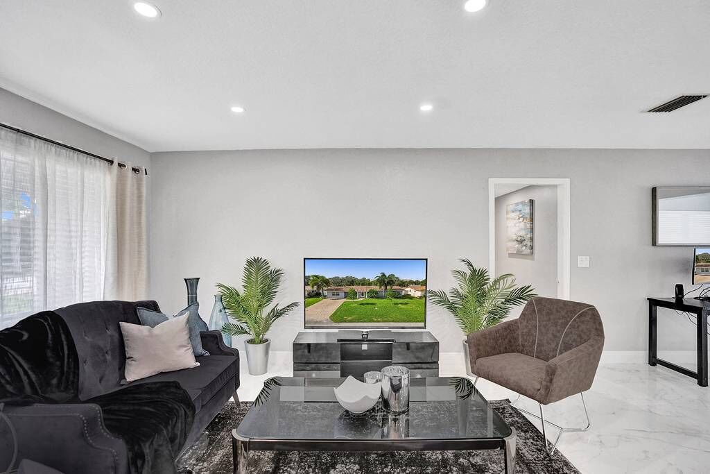 Photo of Livingroom in Deerfield Beach