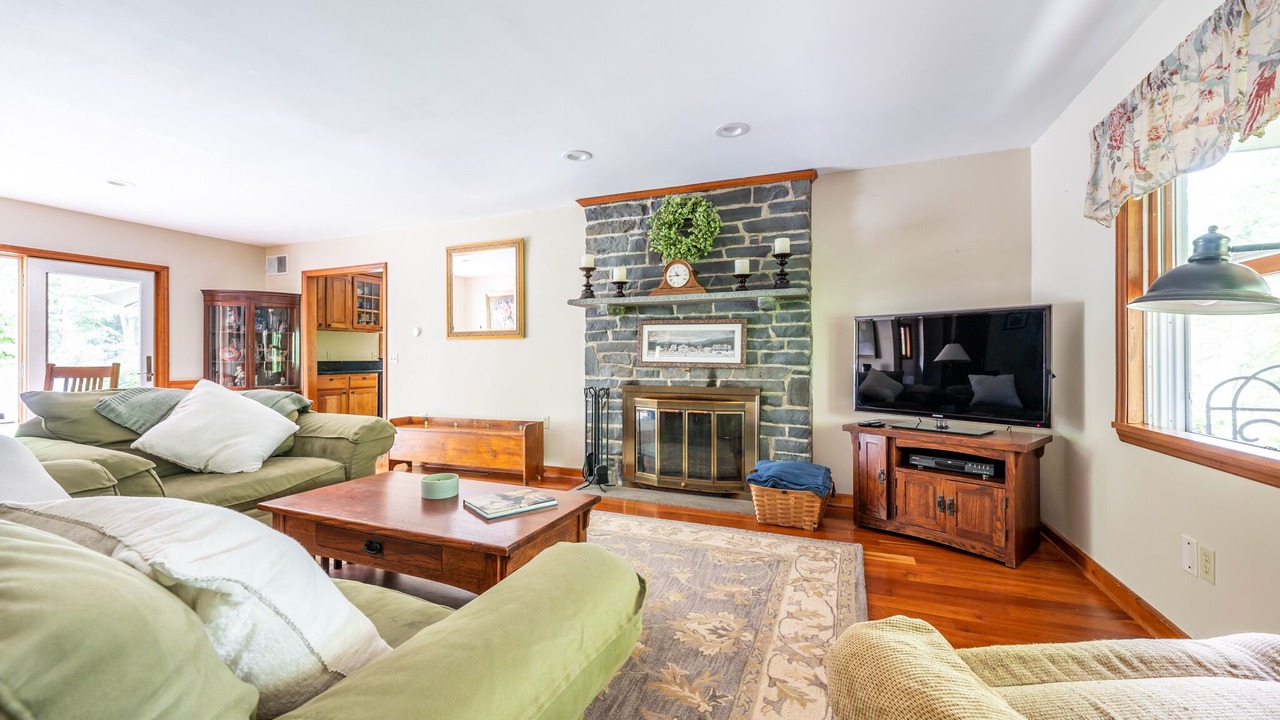 Photo of Livingroom in Hollowville