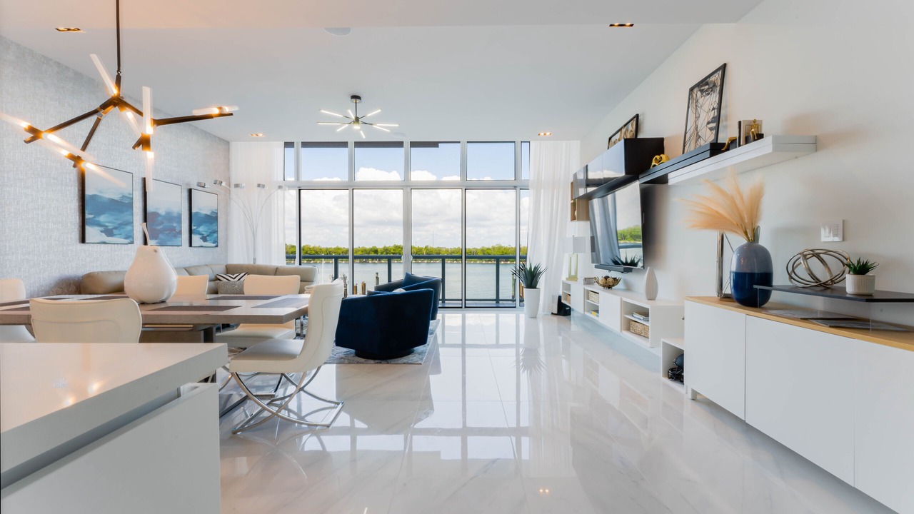 Photo of Bedroom in Hollywood Lakes