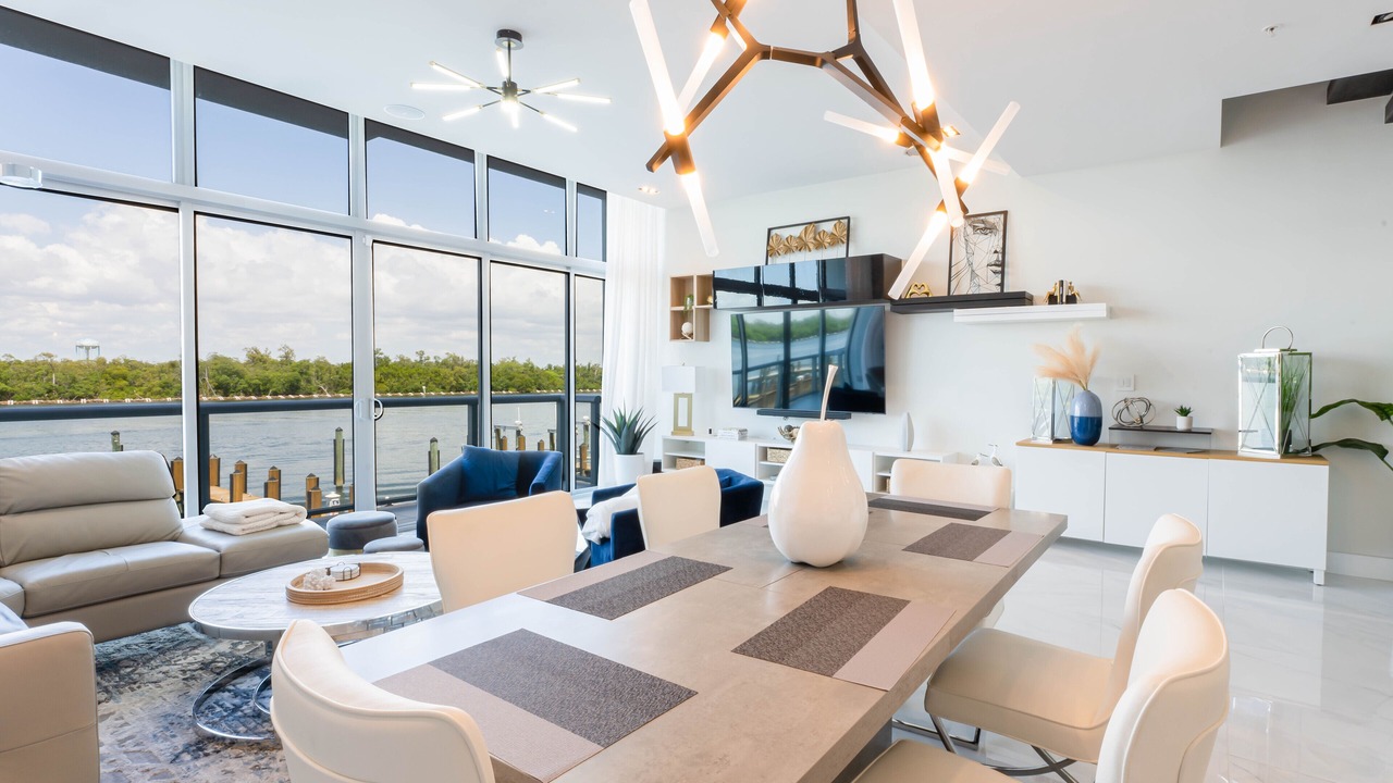 Photo of Bedroom in Hollywood Lakes