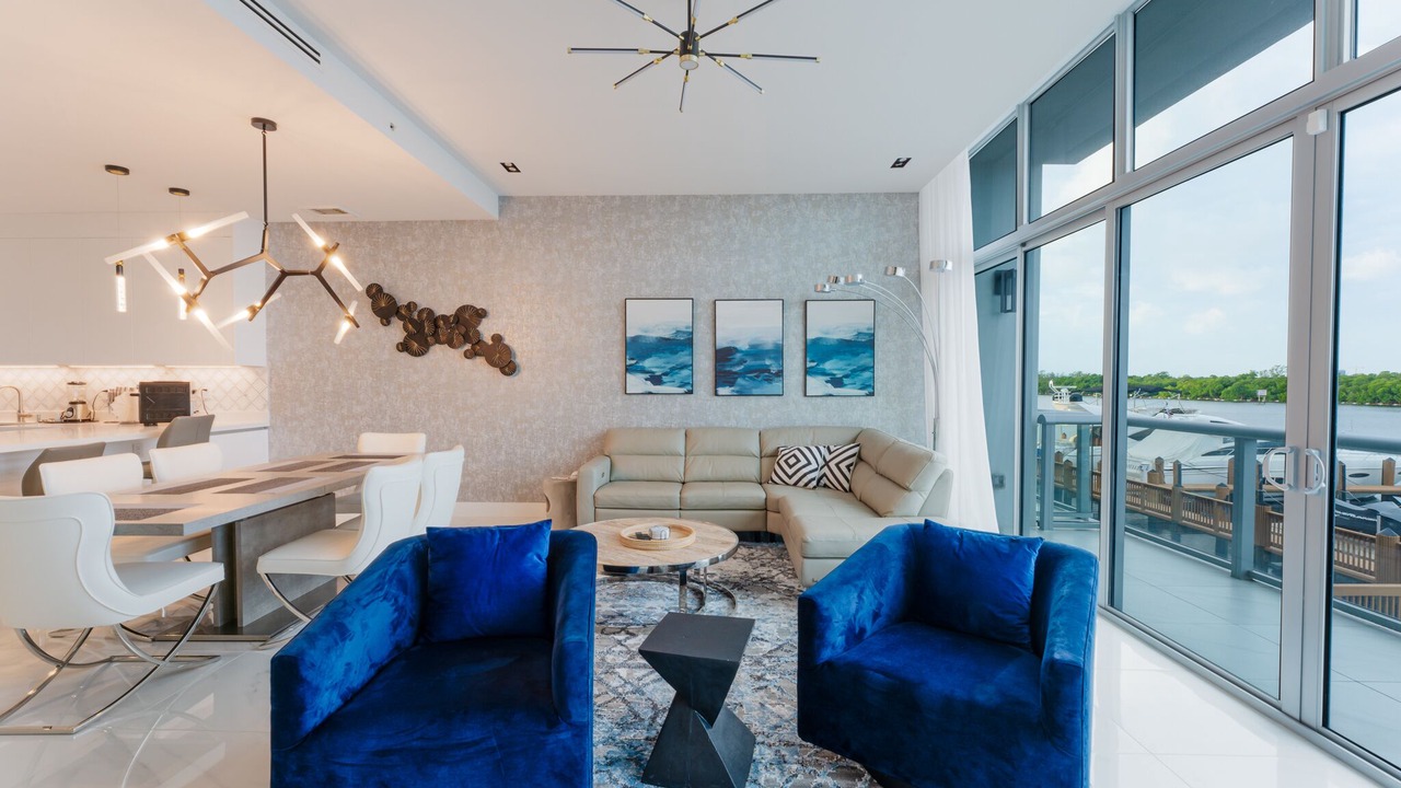 Photo of Bedroom in Hollywood Lakes