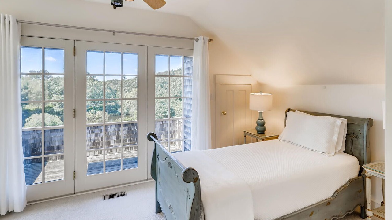 Photo of Bedroom in West Tisbury
