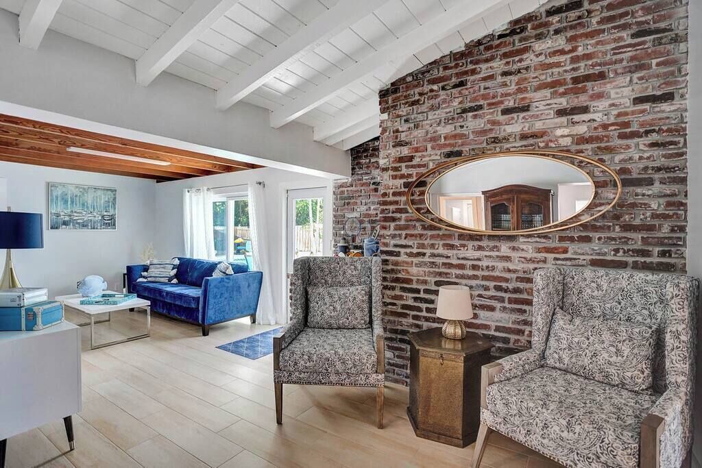 Photo of Livingroom in Lake Ridge