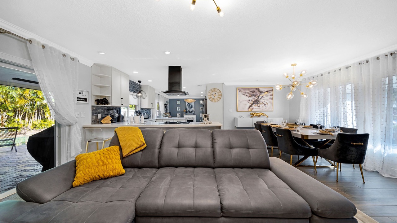 Photo of Livingroom in Imperial Point