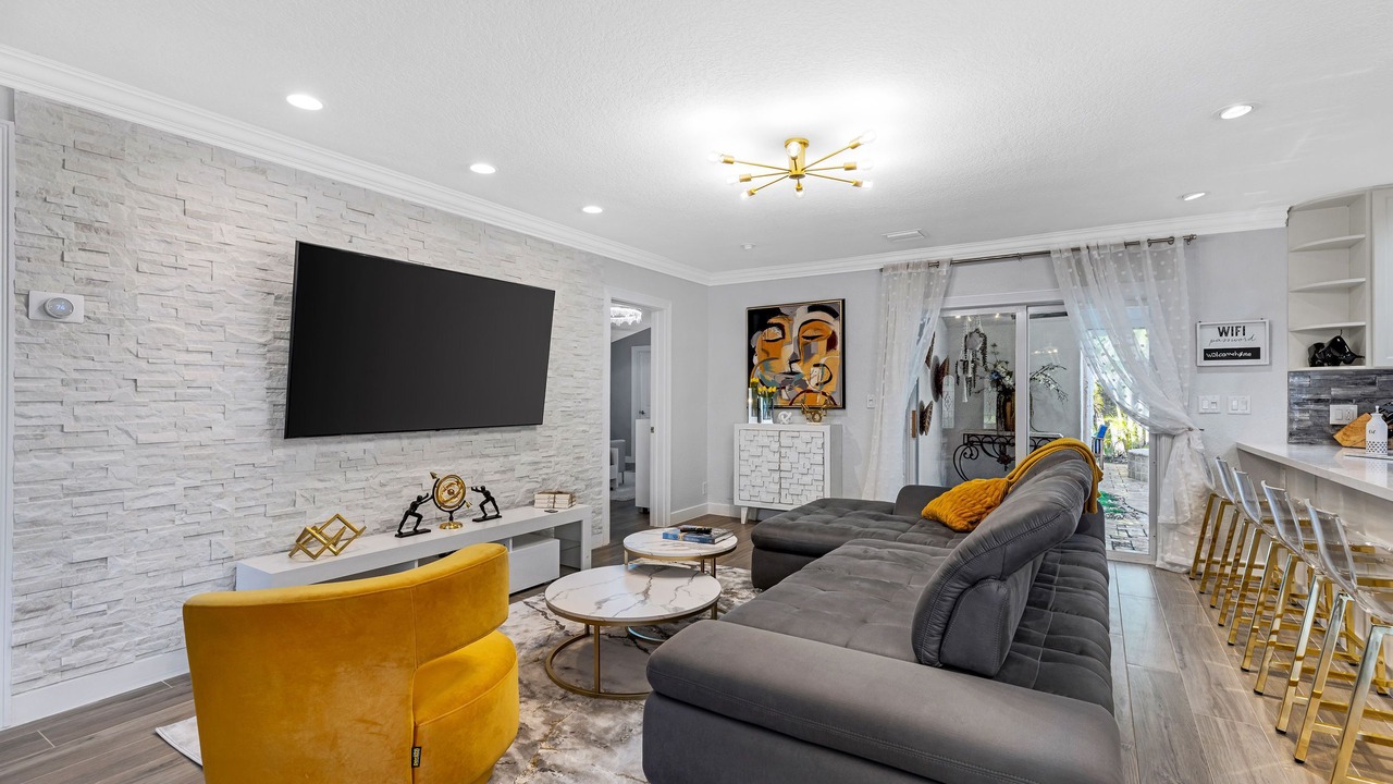 Photo of Livingroom in Imperial Point