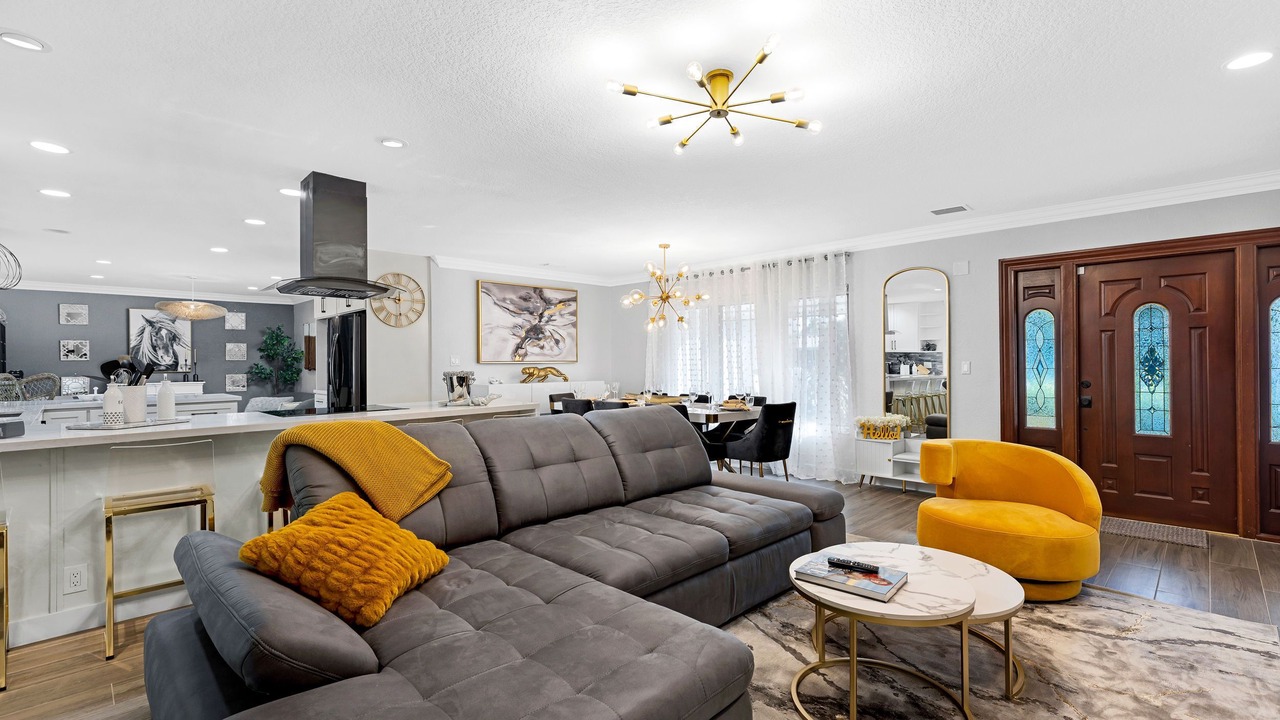 Photo of Livingroom in Imperial Point