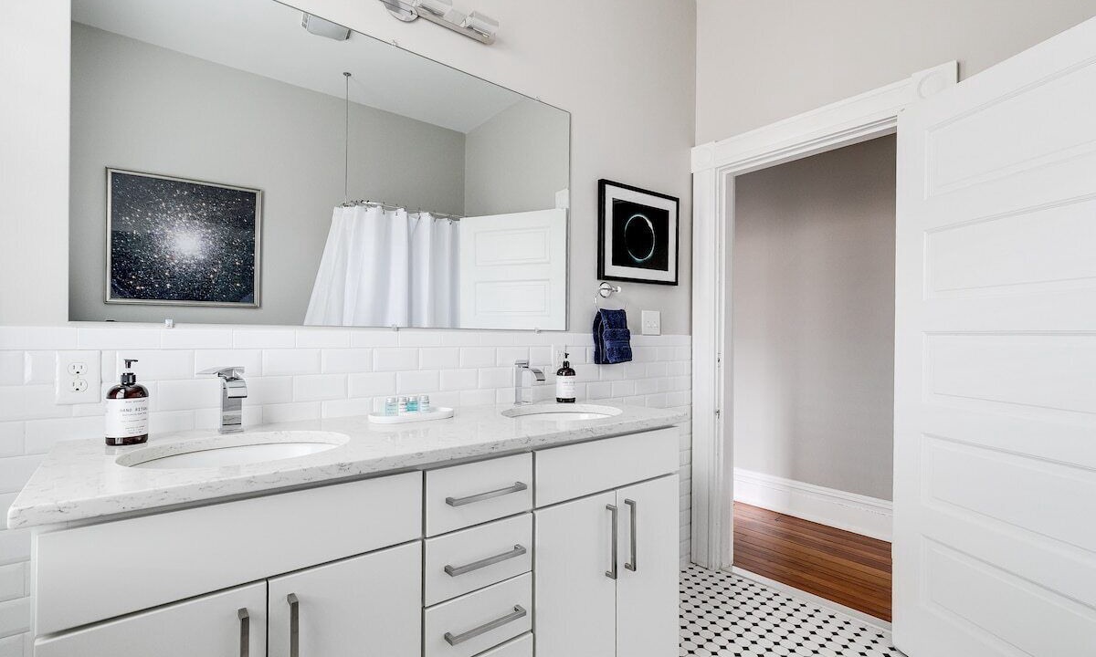 Photo of Bathroom in Fan District