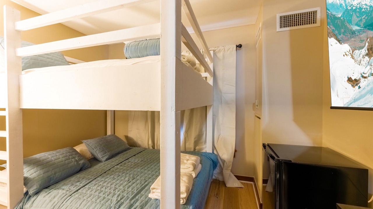 Photo of Bedroom in Edray