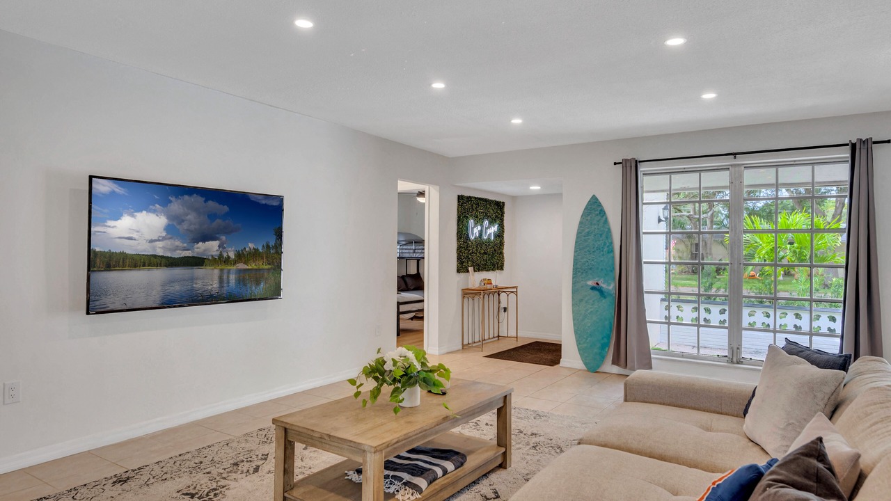 Photo of Livingroom in Cooper City