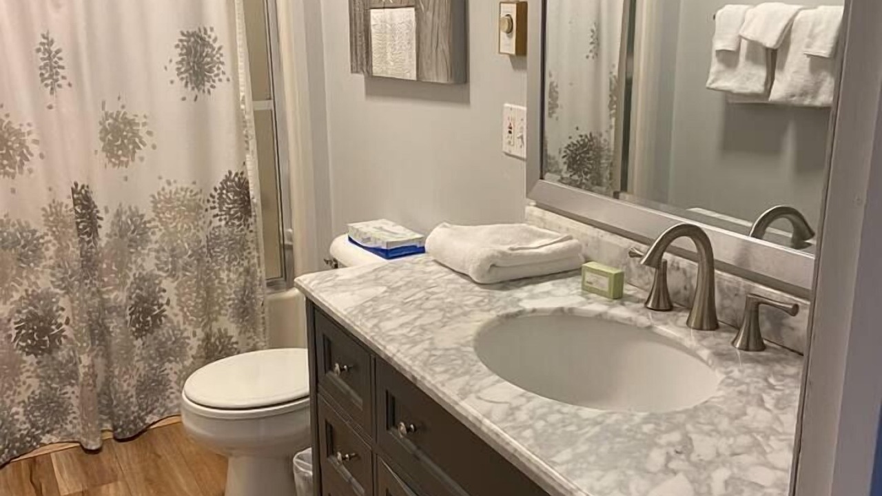 Photo of Bathroom in Edray