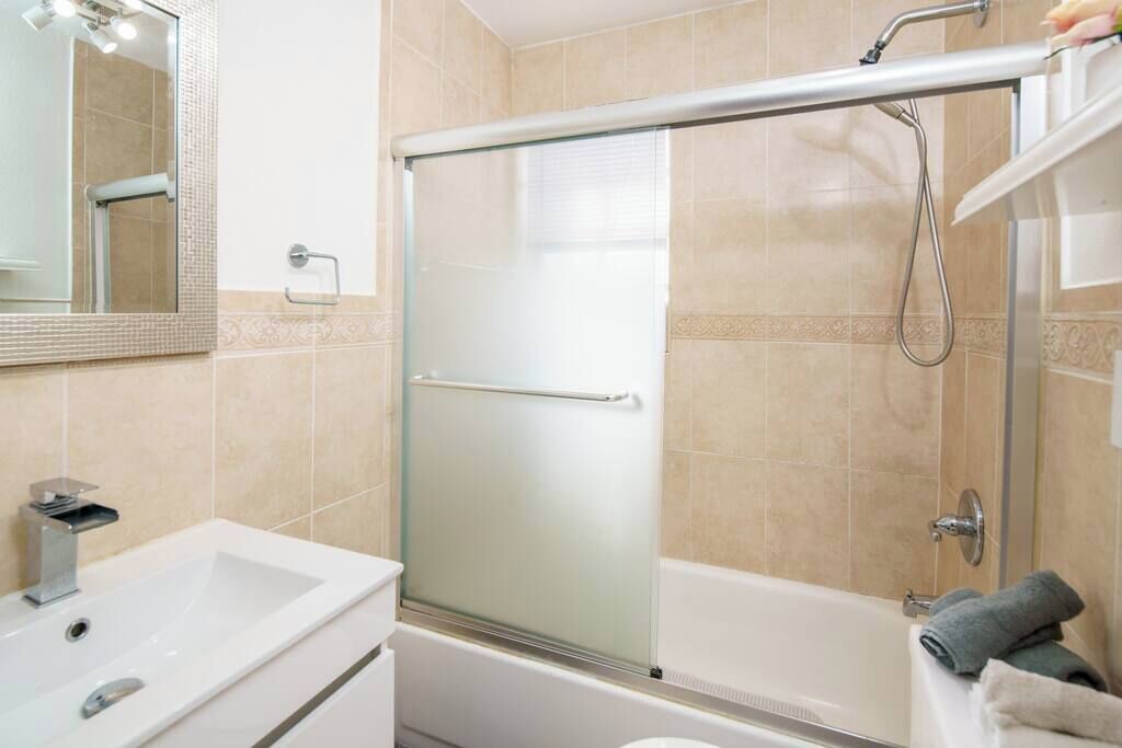Photo of Bathroom in Hialeah