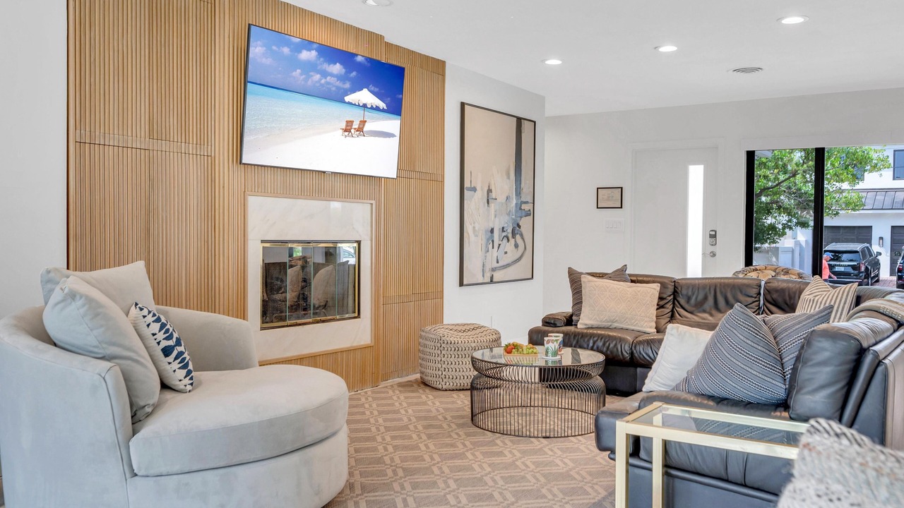 Photo of Livingroom in Harbour Inlet