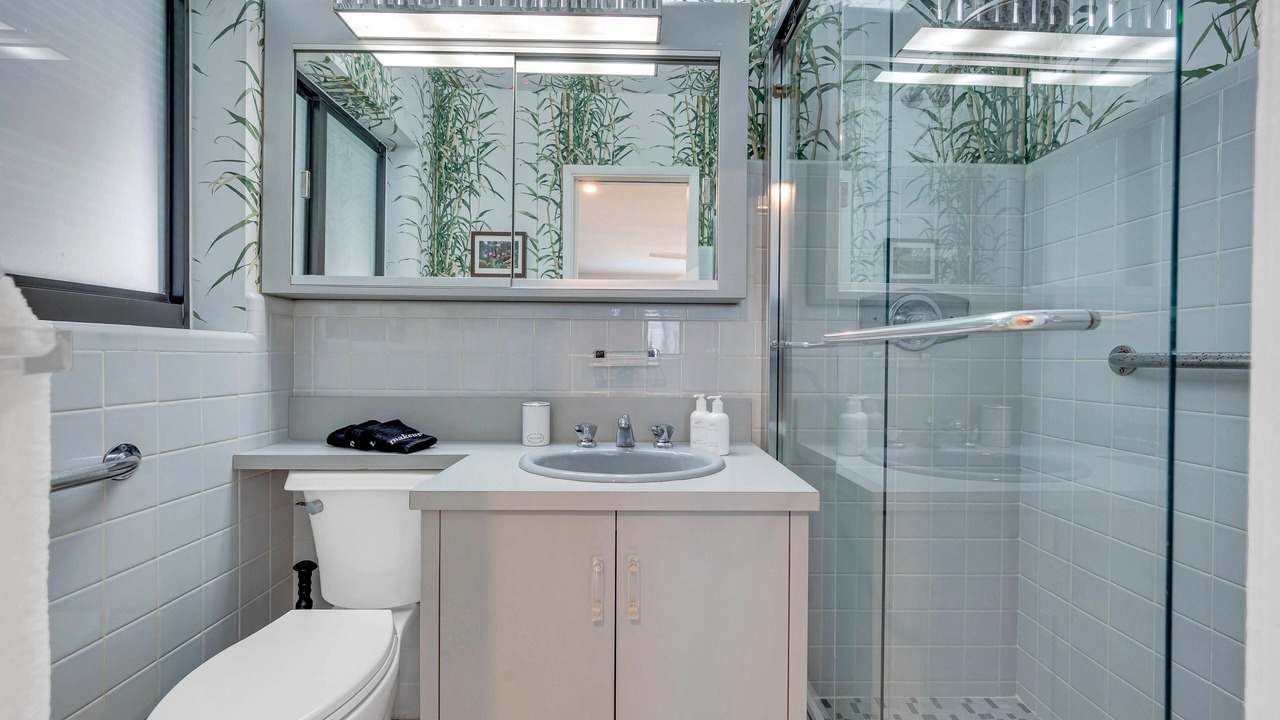 Photo of Bathroom in Harbour Inlet