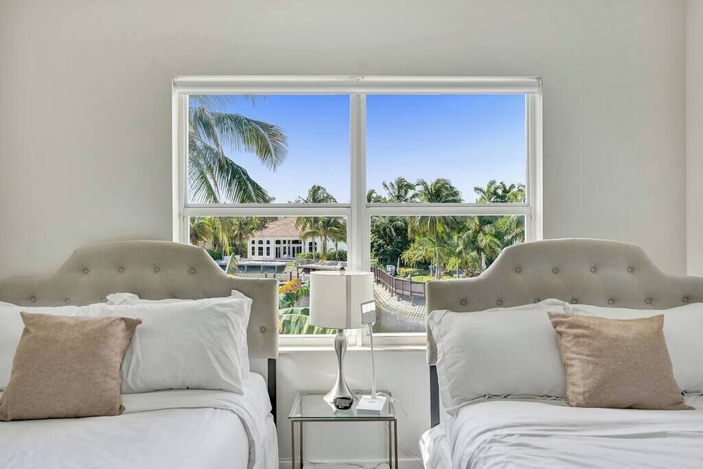 Photo of Bedroom in South Lake