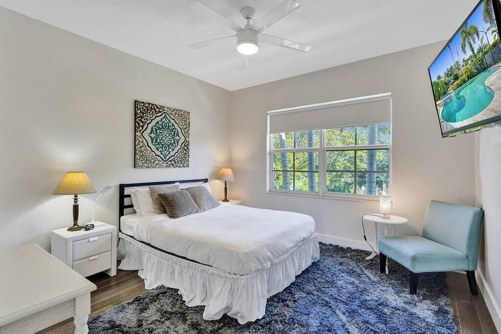 Photo of Bedroom in South Lake