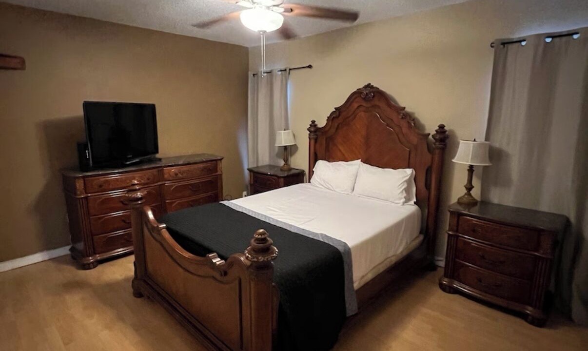 Photo of Bedroom in Sunrise