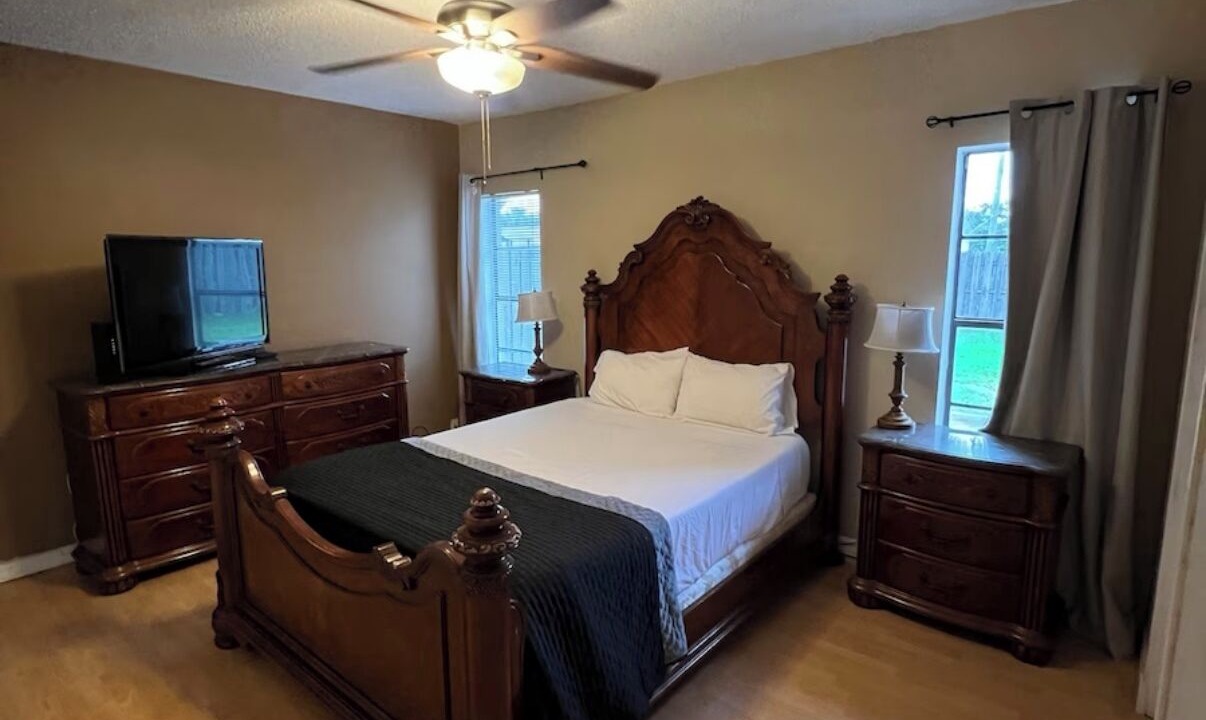 Photo of Bedroom in Sunrise
