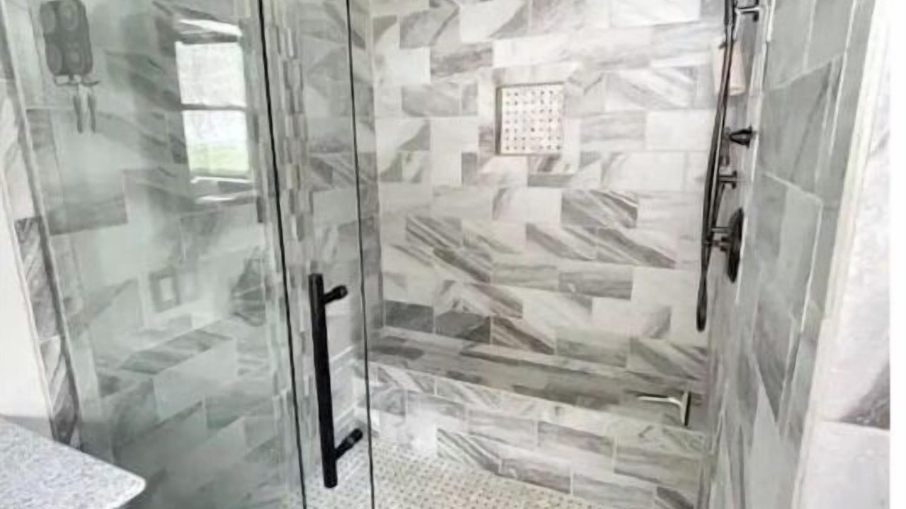 Photo of Bathroom in Edray