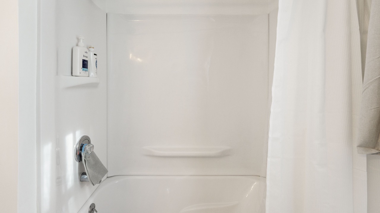 Photo of Bathroom in Colonial Beach