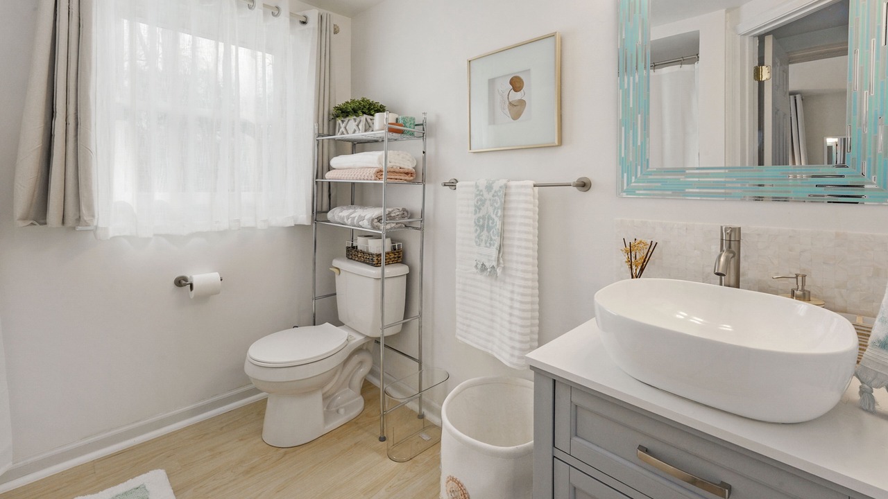 Photo of Bathroom in Colonial Beach