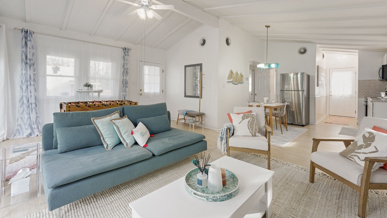 Photo of Livingroom in Colonial Beach