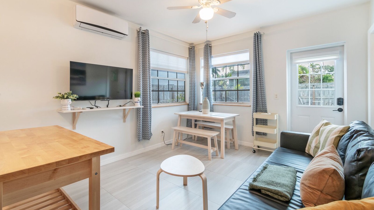 Photo of Livingroom in Wilton Manors