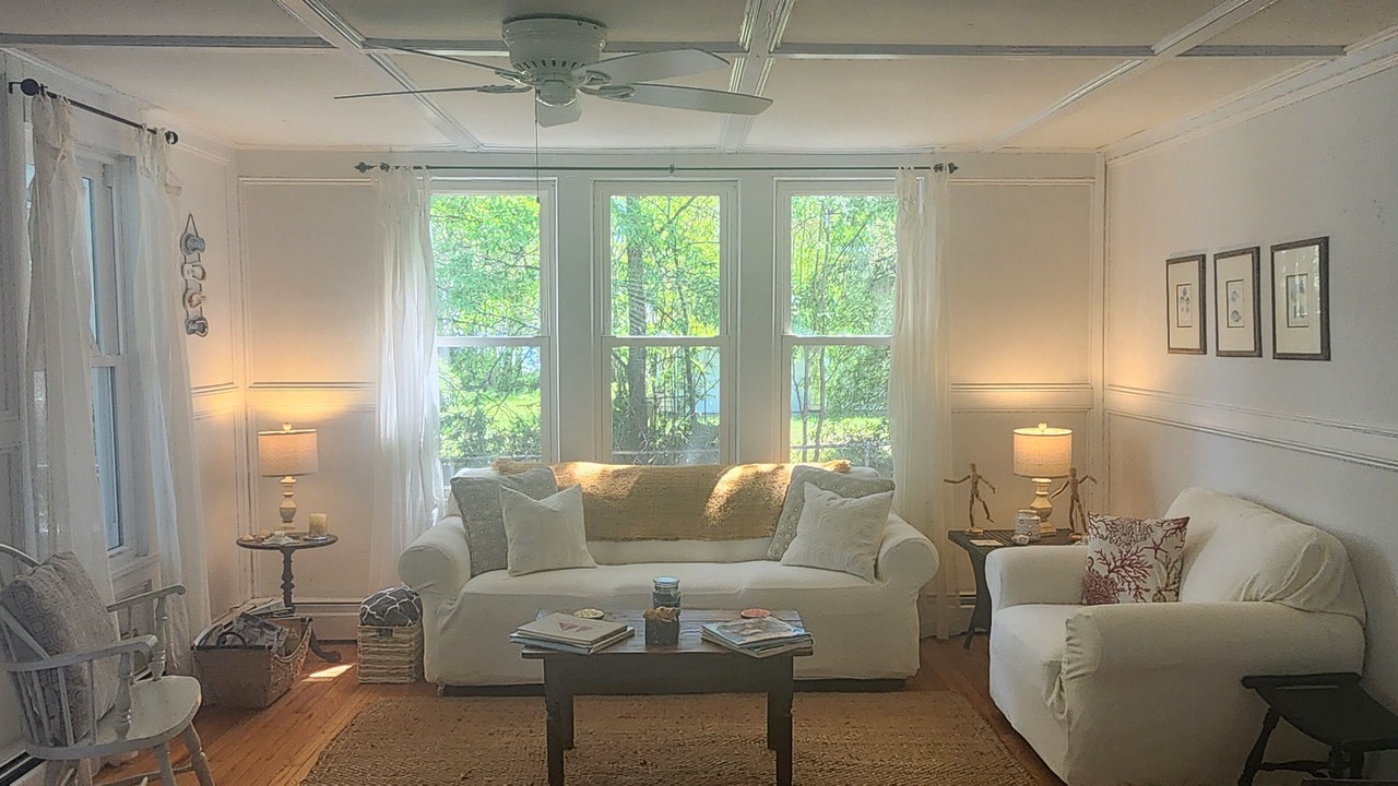 Photo of Livingroom in Colonial Beach