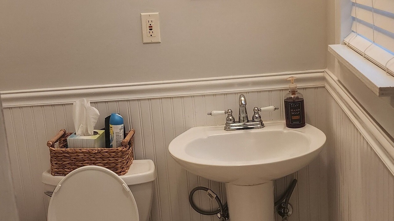 Photo of Bathroom in Colonial Beach