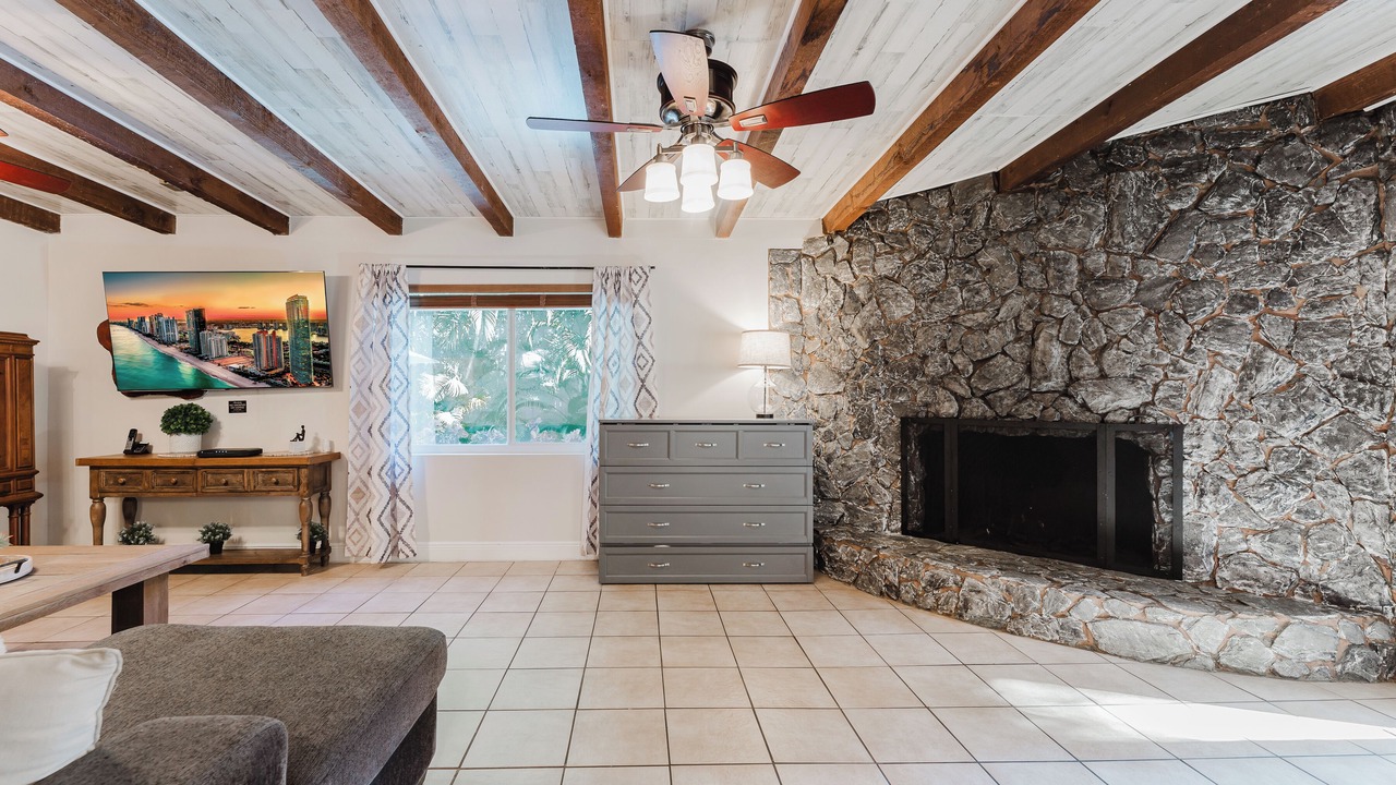 Photo of Livingroom in Lauderdale Isles