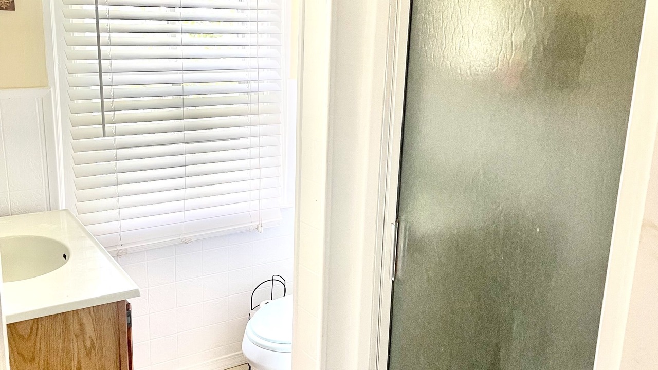 Photo of Bathroom in Willis Wharf