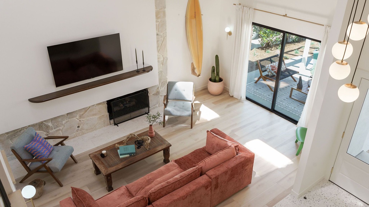Photo of Livingroom in Pierpont Bay