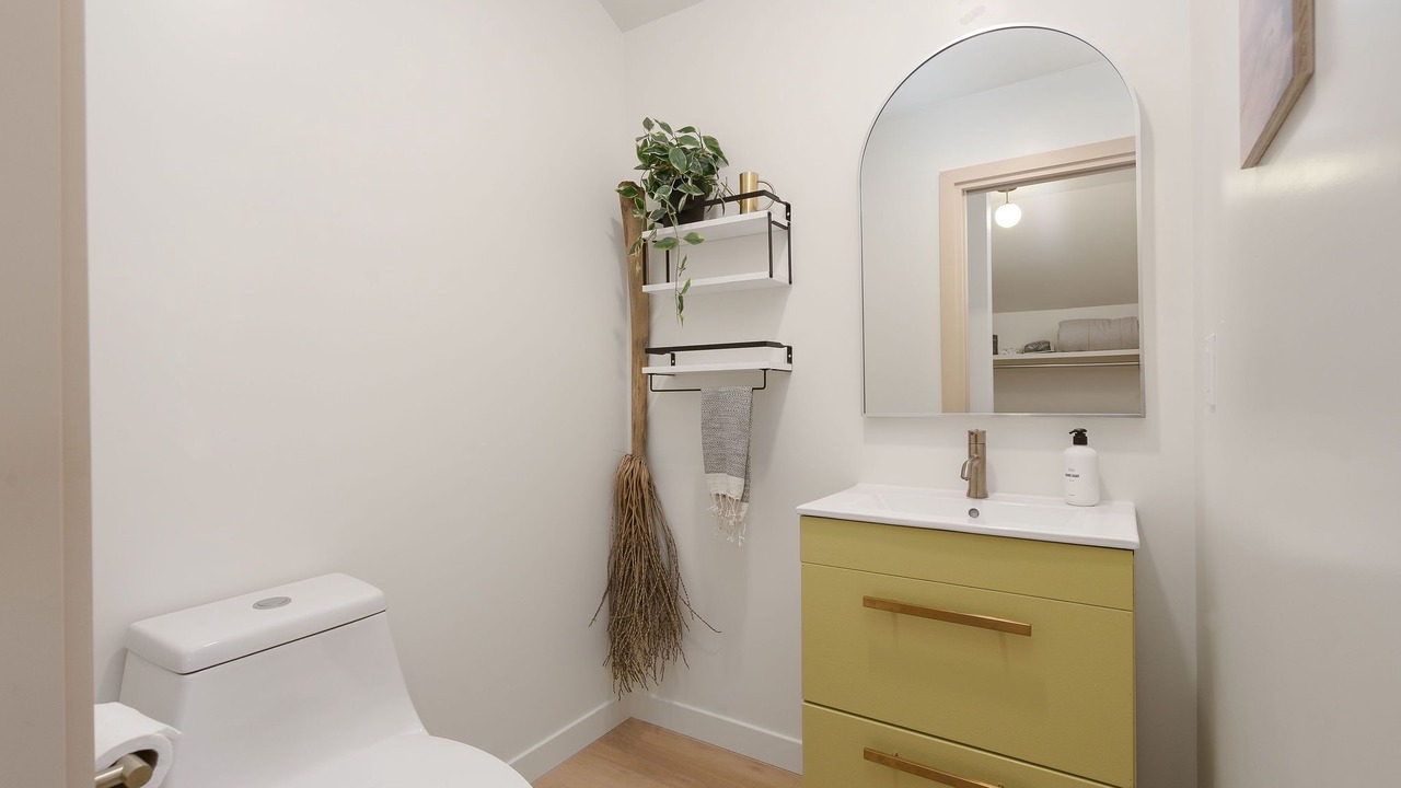 Photo of Bathroom in Pierpont Bay