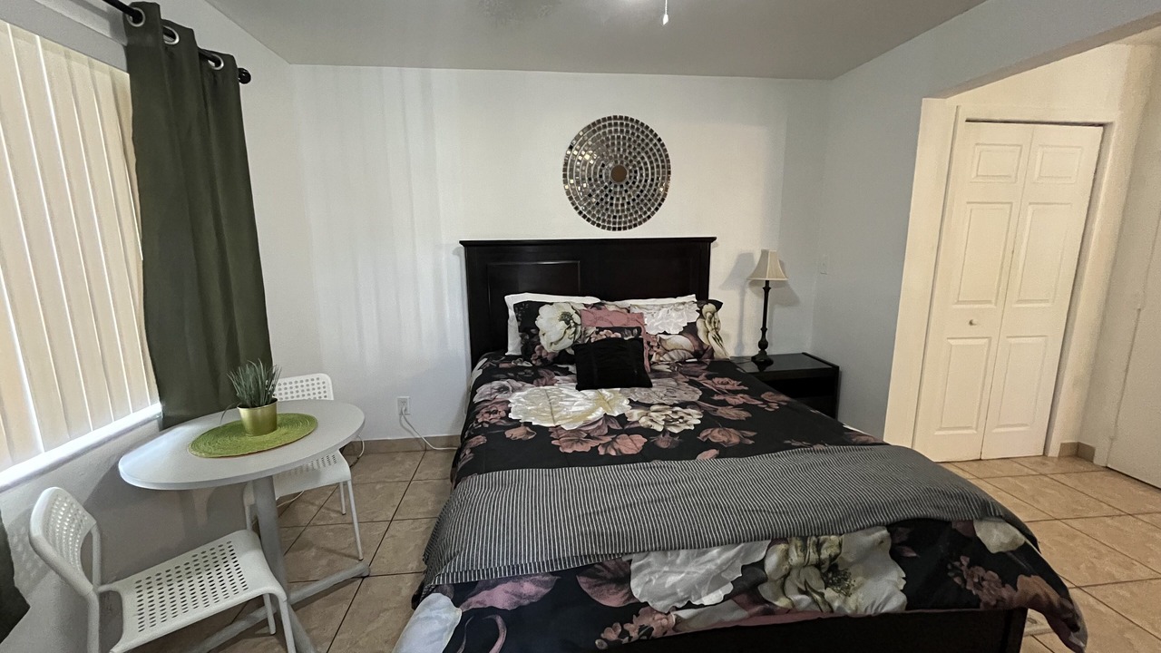 Photo of Bedroom in Royal Poinciana
