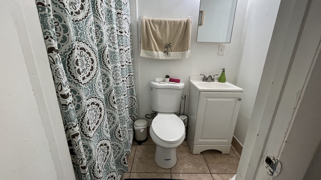 Photo of Bathroom in Royal Poinciana
