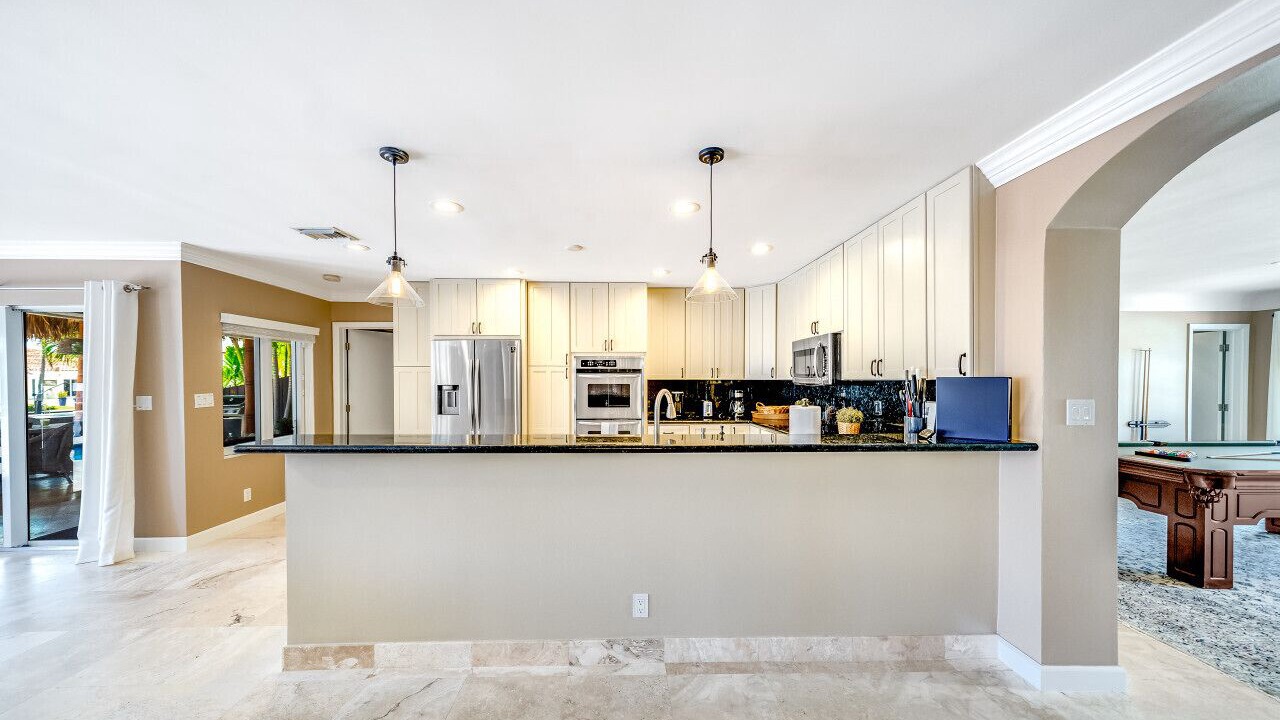 Photo of Kitchen in Bermuda Riviera